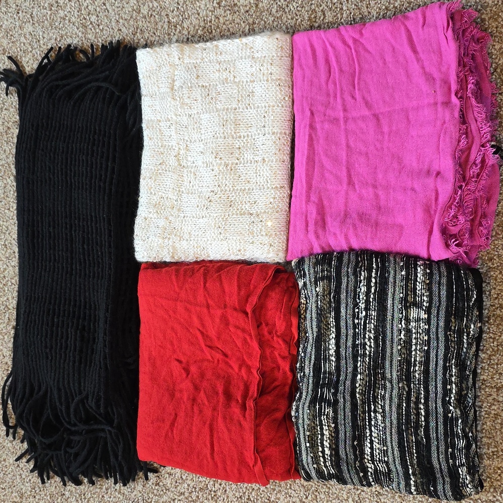 Women's Scarf Set - Infinity Scarf - Black, Red, Cream, And Pink